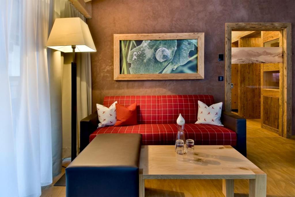 Pete Alpine Boutique Hotel - Klein Und Fein - Private Spa Suiten Und Zimmer Sankt Anton am Arlberg Exterior photo