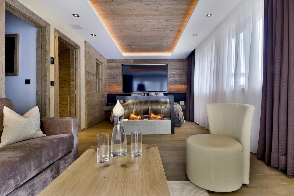Pete Alpine Boutique Hotel - Klein Und Fein - Private Spa Suiten Und Zimmer Sankt Anton am Arlberg Room photo