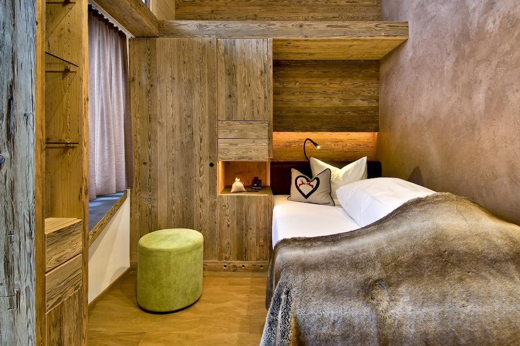 Pete Alpine Boutique Hotel - Klein Und Fein - Private Spa Suiten Und Zimmer Sankt Anton am Arlberg Room photo