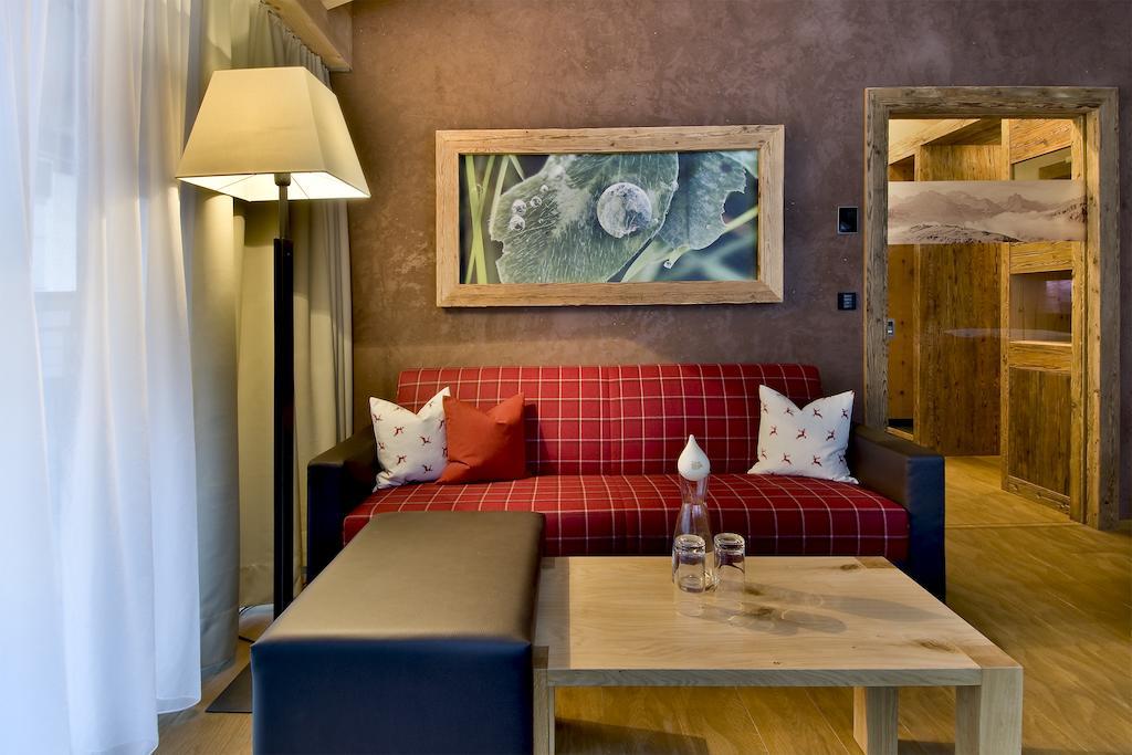Pete Alpine Boutique Hotel - Klein Und Fein - Private Spa Suiten Und Zimmer Sankt Anton am Arlberg Room photo