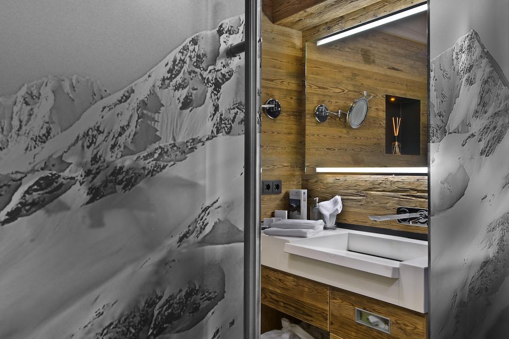 Pete Alpine Boutique Hotel - Klein Und Fein - Private Spa Suiten Und Zimmer Sankt Anton am Arlberg Room photo